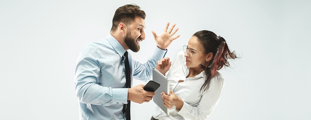 Como lidar com colegas de trabalho agressivos?