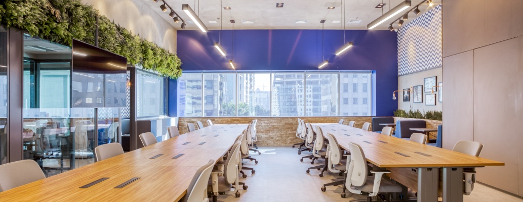 Produtividade no back to office: como o coworking supera o controle por cliques